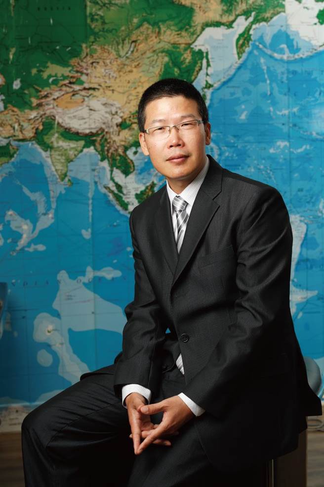 晴天国际旅行社董事长陈依福除了深耕精品旅游，也推出特色旅游路线带旅人畅玩世界。（ 晴天旅游提供）