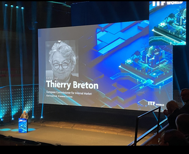 欧盟内部市场政策执行委员布勒东在论坛致词时说，将「在欧洲打造整个产业链生产基地」，不愿在先进晶片发展中落后美国和亚洲。（图/ 中央社）