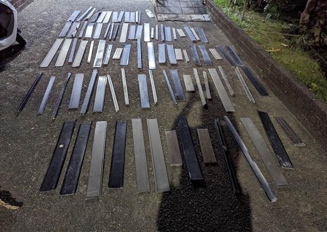 ▲窃嫌陈男偷窃拆卸的铝门窗条。（基隆市警察局提供／徐佑升基隆传真）