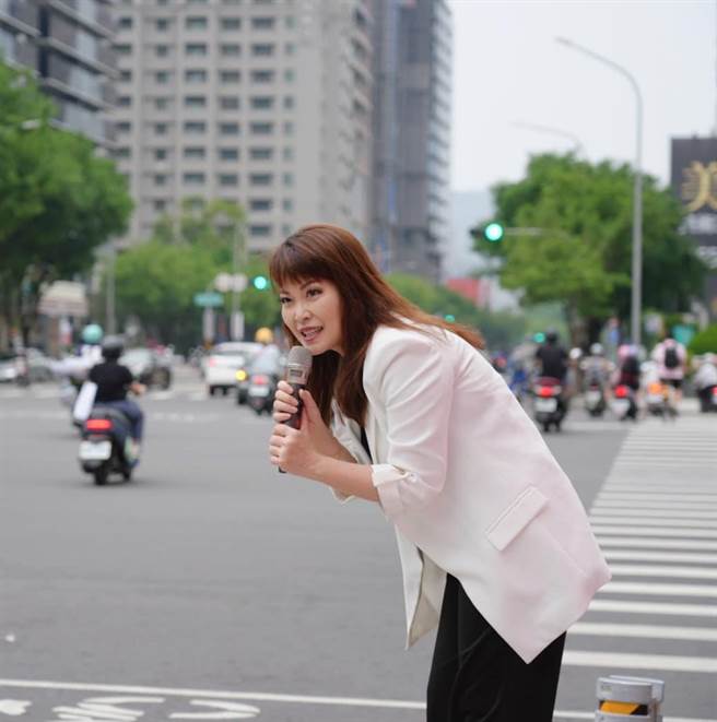 国民党高雄第6选区立委初选，今天公布结果，由高市议员陈美雅出线。（柯宗纬翻摄）