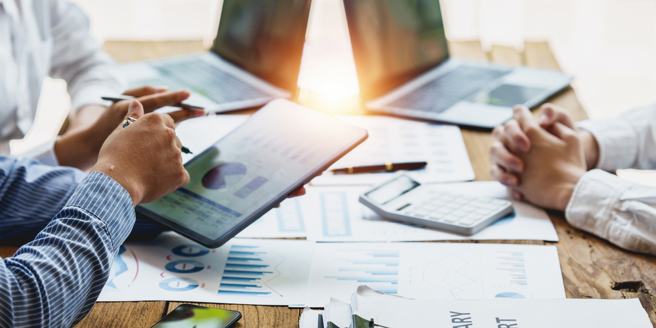 民眾联署发起「周休三日」提案。（示意图/达志影像/shutterstock）