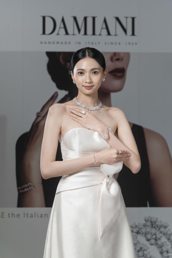 伊林名模萧佩莹佩戴DAMIANI的Absolute系列高级订制珠宝。（DAMIANI提供）