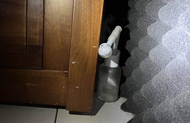 警方查获安非他命及吸食器等证物。（翻摄照片／林郁平台北传真）