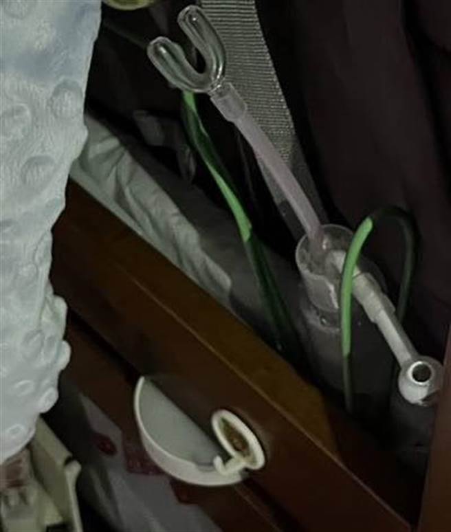 警方查获安非他命及吸食器等证物。（翻摄照片／林郁平台北传真）