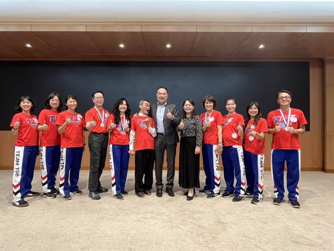 苗栗县立委徐志荣安排苗栗特教学校啦啦队参观总统府及立法院。（徐志荣办公室提供／谢明俊苗栗传真）