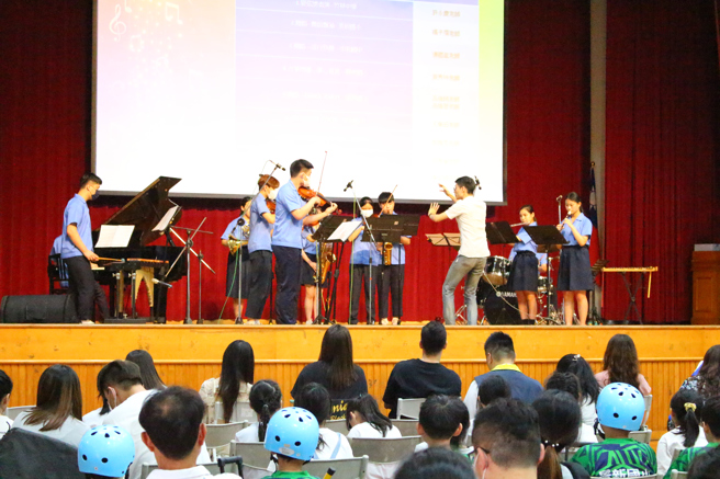 各校节目包括管弦乐、扇舞、热舞、古筝、曲棍球表演赛、跆拳道武术等，展现年轻学子无限青春活力。(戴志扬翻摄)