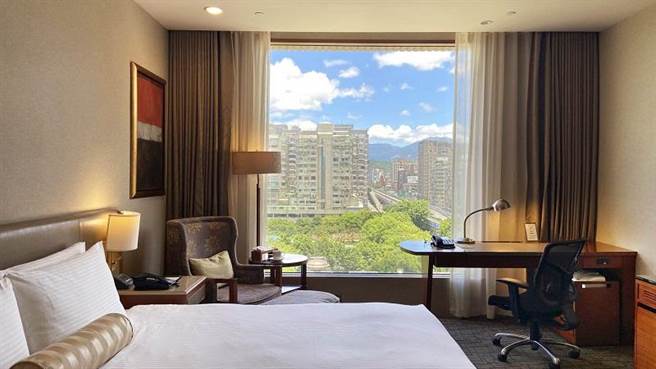 「女子生活提案」环保住房专案，双人入住4999元起，自备一次性备品，可享价值5470元住房大礼包。（神旺商务酒店提供）