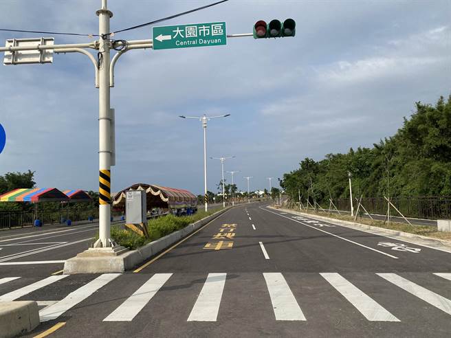 桃园市大园区航城路二段第1期路段已于去年通车，第2期路段预计今年8月开通。（蔡明亘摄）