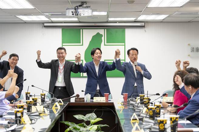 嘉义人侯友宜徵召日 全国嘉义旅外同乡会挺赖清德「冻蒜」。民进党提供