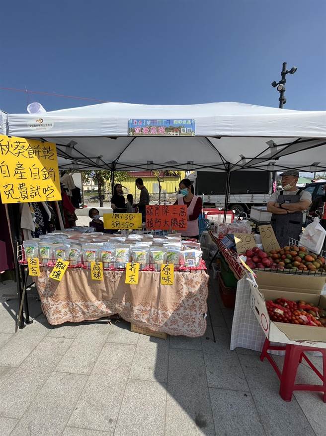 高雄市美浓湖畔市集即将在本周六、日登场，现场有高达50摊来自各地的小农、手作职人与特色人气美食品牌。（美浓商圈促进会提供／林雅惠传真）