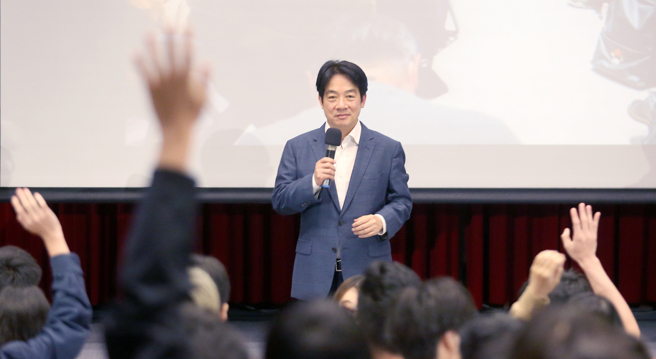 赖清德16日与大学生座谈时，语出惊人说出「房价现在在降」，引发热议。（中时资料照／范扬光摄）