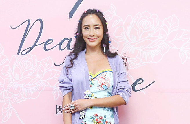 马尔地夫渡假回来的关颖，晒得一身黑。（图／中时资料照）