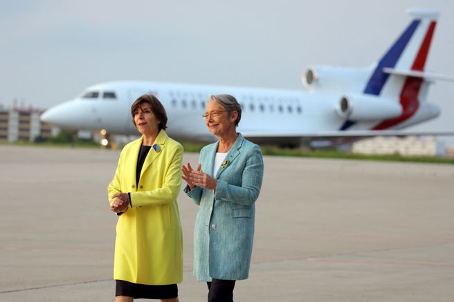 法国外交部长柯隆纳（Catherine Colonna）(图左)。(图/路透社)