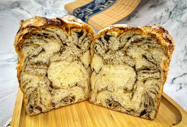 黄咏灿的得奖作品「焙茶榛果土司」。（弘光科大提供／陈淑娥台中传真）