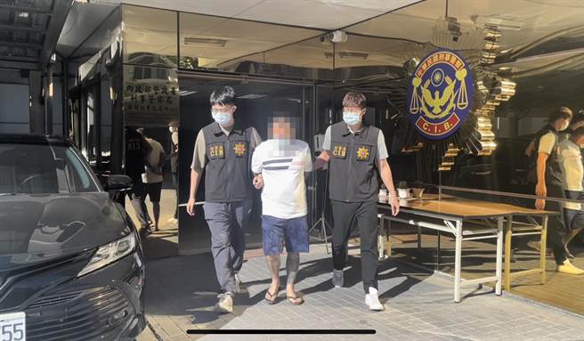 洪姓主嫌遭送办。（翻摄照片／高雄洪靖宜传真）