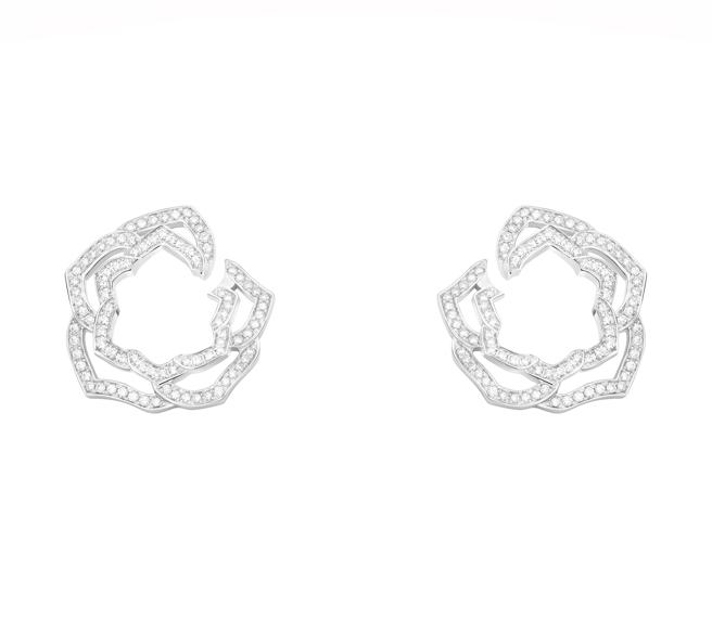 伯爵Rose系列18K白金钻石耳环，32万7000元。（PIAGET提供)
