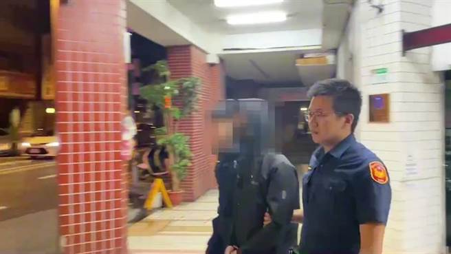 警方将游男依毒品、妨害公务等罪嫌移送法办。（翻摄照片／林郁平台北传真）