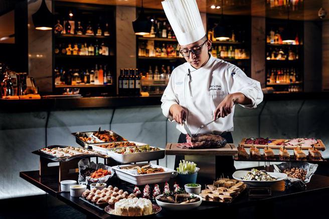 URBAN331推出「大人系谢师宴」，全自助式餐台搭配畅饮啤酒每人1,580＋10％。（图／慕轩饭店提供）★《中时新闻网》关心您：饮酒过量，有碍健康。酒后不开车，安全有保障！