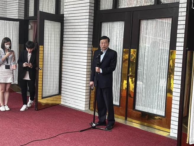 国民党立院总召曾铭宗表示，当然面临需要重大整合，代表国民党团谢谢董事长郭台铭，跟他鞠躬谢谢他，国民党必须整合郭台铭一起打赢2024大选。（本报资料照片）