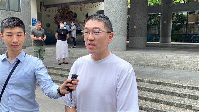 ▲基隆市长谢国梁表示，对于侯副手的人选他完全尊重，也呼吁未来一定要与民眾党等政党合作，组成非绿政营，赢得胜选。（徐佑升摄）