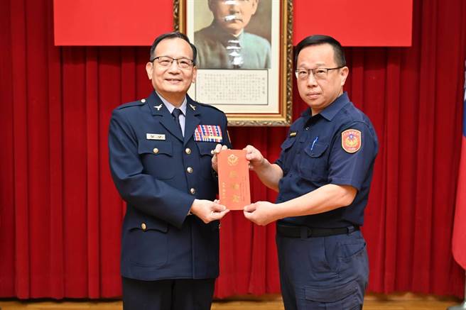 三条派出所则获得了第九名的佳绩，三条派出所王志阳代表领奖。(北斗警分局提供／吴建辉彰化传真)