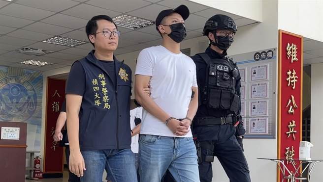策划伏击竹联帮弘仁会林姓干部而引发土城枪击案的华山帮董姓男子，昨遭警方拘提到案。（吕健豪摄）