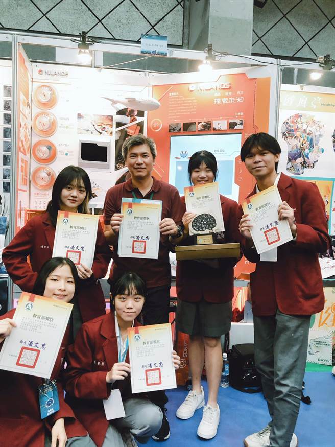 復兴商工连续14年勇夺全国高职专题制作金牌，5月即将展开为期半个月的毕业展系列活动。（校方提供）