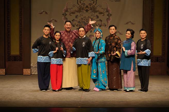 京剧名角李宝春最新作品、新编京剧音乐剧《戏里戏外》即将于本周末登场。（辜公亮文教基金会提供）