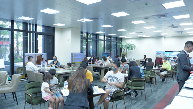 平均地權衝擊預售市場，加上缺工缺料工期拉長，建商挺青年成家，推出3大低總價、輕鬆付指標案，助攻年輕購屋族成家。（甲山林集團提供）