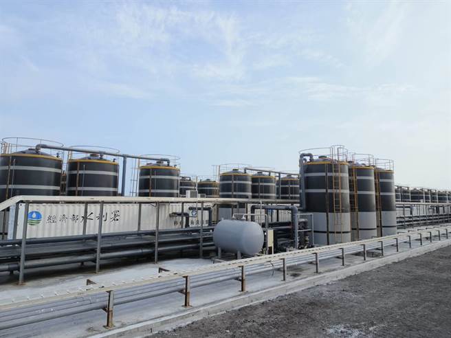 高雄紧急海淡机组，只花了40天以最短时间就完成。（林雅惠摄）