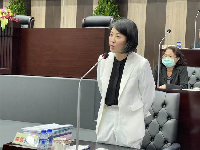南投县长许淑华强调，她担任立委时提出《眷村文化保存及发展条例草案》已完成一读，希望法案通过能帮中兴新村的发展解套。（杨静茹摄）