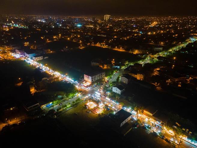 宜兰县冬山乡长林峻辅宣布即日起停止营业4周。（冬山乡民代表游浩诠提供／吴佩蓉宜兰传真）