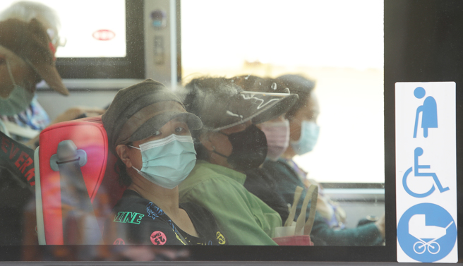 国内进入第四波Omicron疫情，上周平均每天新增154例本土个案，医师提醒做好个人防护。（报系资料照）