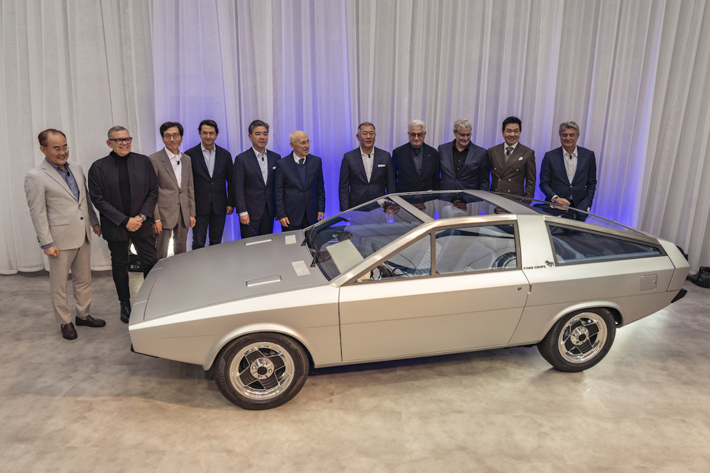 時隔 50 年，Hyundai 品牌開端之作 Pony Coupe Concept 重建完成、在意大利誕生地亮相！(圖/CARSTUFF)