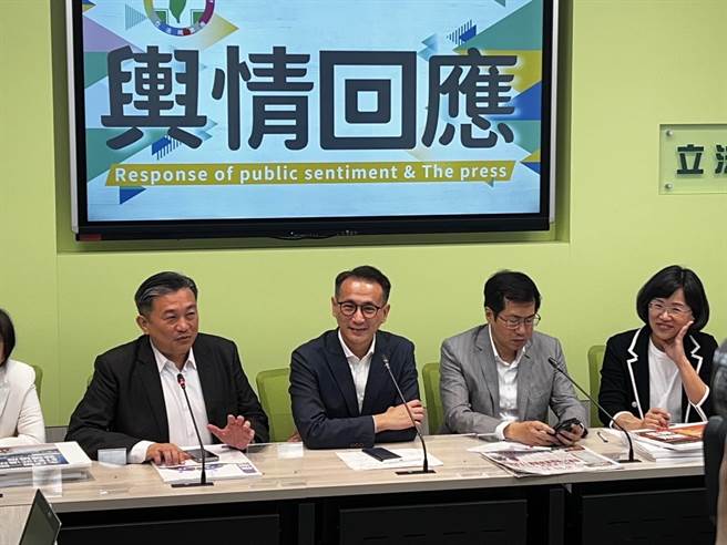 民进党立法院党团干事长郑运鹏今表示，陈欧珀将自行到党中央廉政委员会说明，可见他相当有信心。（游念育摄）