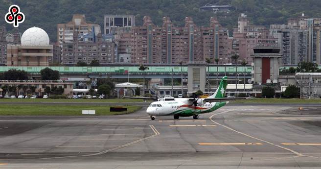 端午节连假离岛航线第2波加班机，将于5月22日上午9时统一开放订位。（本报资料照）