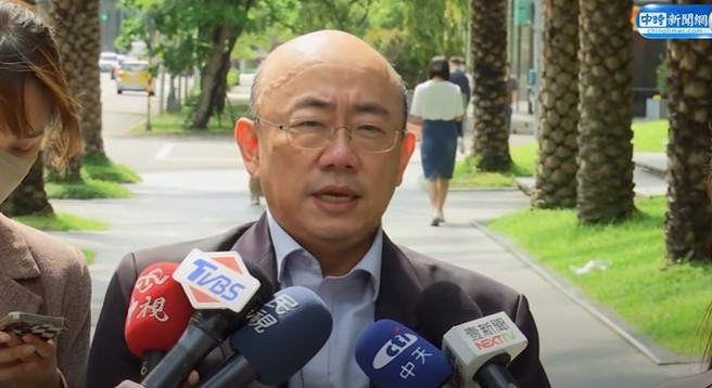 前立委郭正亮今（19）日发出声明，称因被人检举损害党吁，自行退出民进党。(中时新闻网YouTube)