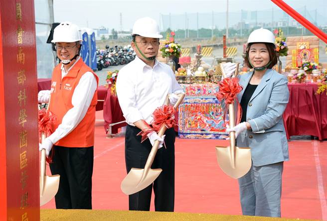 在眾人引颈期盼下，屏东科学园区19日正式动土。（林和生摄）
