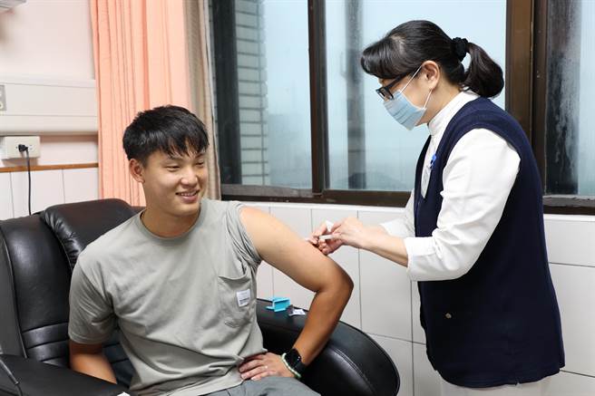 味全龙江忠垣干细胞捐赠配对成功，今天到慈济医院准备捐赠前各项检查。（慈济医院提供／王志伟花莲传真）