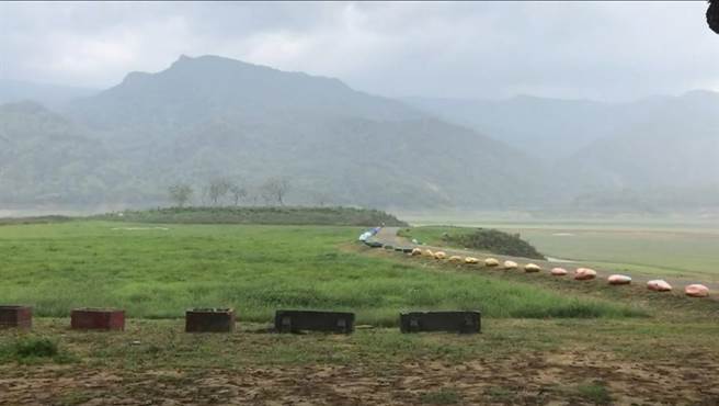 曾文水庫19日下午2時起開始降雨，因為時雨量大，短短數小時內就降下今年以來單日最大雨量紀錄。（南區水資源局提供／程炳璋台南傳真）