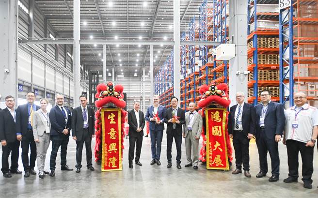 IKEA桃园观音物流中心19日启用，桃园市长张善政盼更多企业看见桃园优势、到桃园投资发展。（桃市府提供／蔡明亘桃园传真）