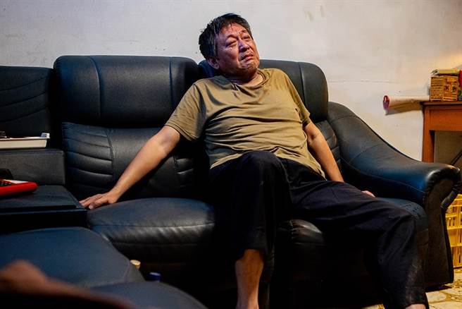 庹宗华在《搜寻者》中演出家暴酗酒的爸爸。（北投映像黄华安摄影提供）