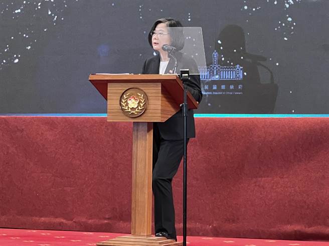 执政7周年 蔡英文、赖清德 台上台下两样情。曾薏苹摄