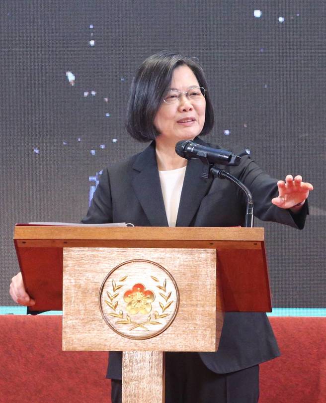 蔡英文总统（见图）20日在总统府发表520就职七周年谈话，并接受媒体提问。（赵双杰摄）