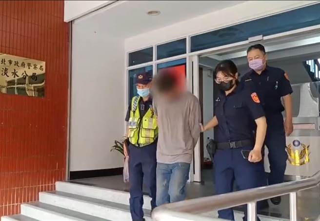 华男最后被警方依毒品罪嫌移送，并押解至地检署归案。（警方提供）