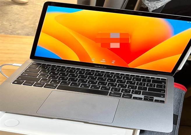 沈男趁施工窃走一台苹果笔电。（翻摄照片／林郁平台北传真）