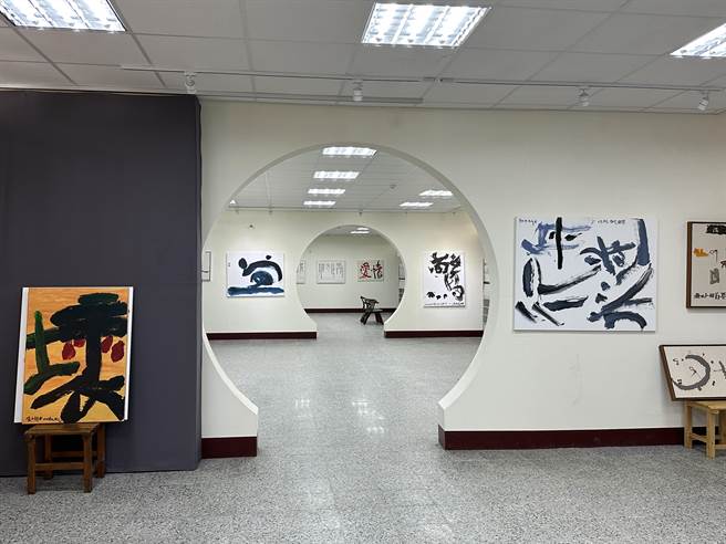 已废校多年的台南市白河区崎内国小，在公私部门合作下，变成台湾意象书法馆。（西拉雅国家风景区管理处提供／张毓翎台南传真）