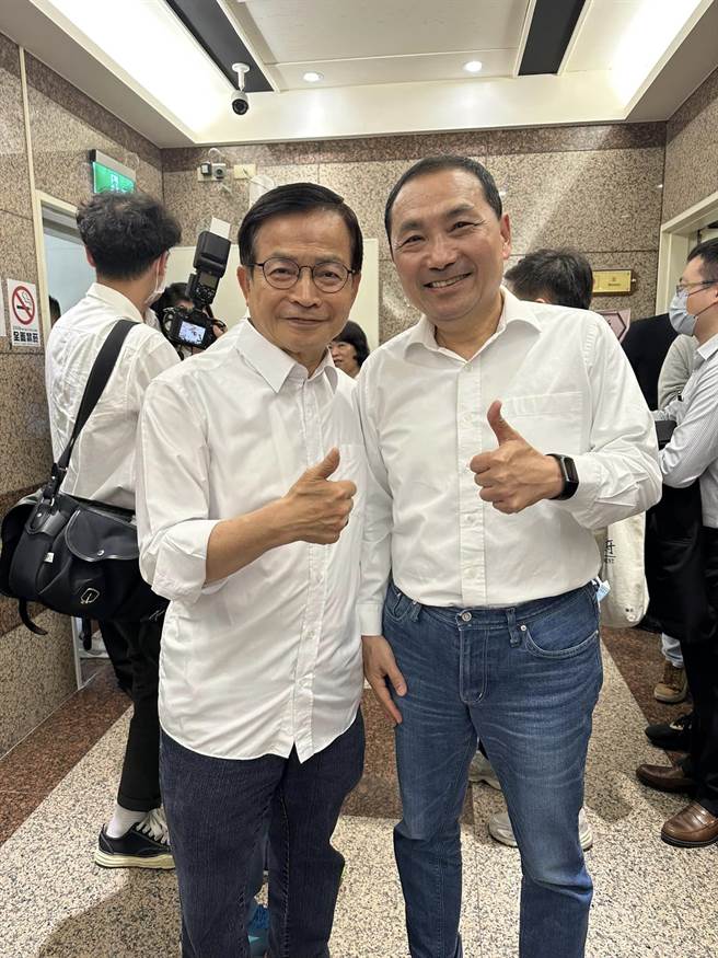 国民党立委赖士葆（左）。（赖士葆提供照片）