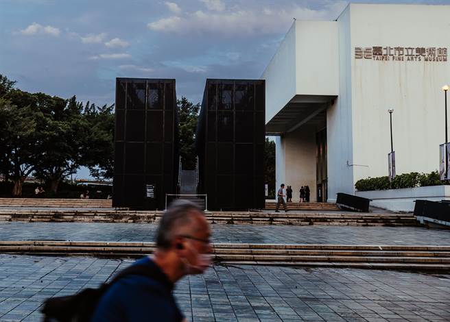 北美馆主办之第 10 届「X-site 计画」于5月20日在户外广场正式启动。（郭吉铨摄）