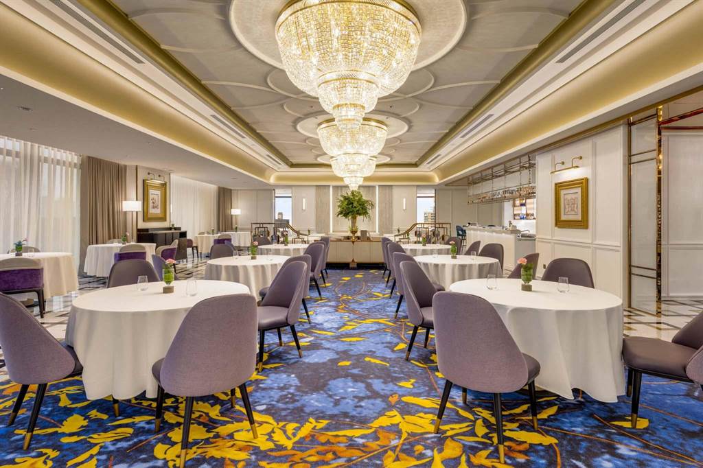 高雄萬豪酒店11樓「美享地餐廳」榮獲米其林美食指南推薦，深受地方仕紳及美食饕客的喜愛。（高雄萬豪提供）